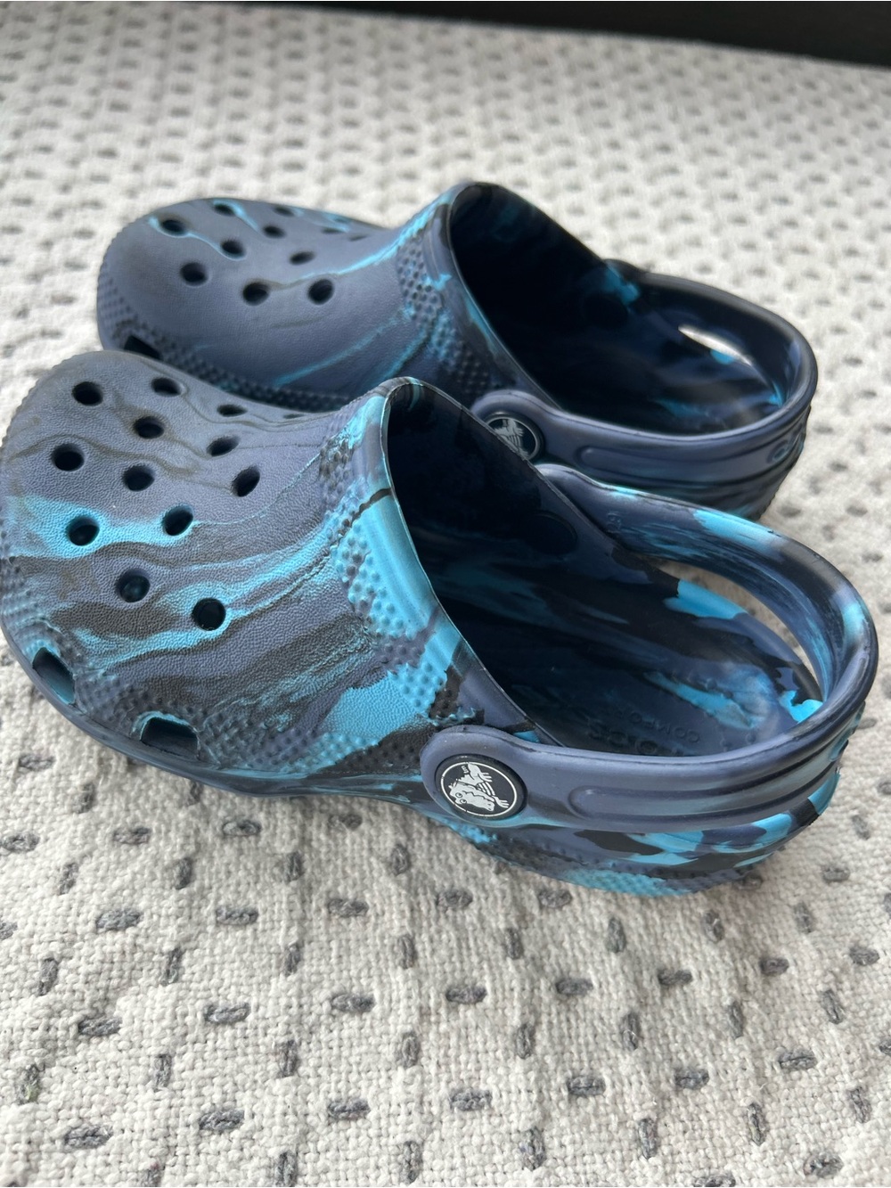 CROCS Kids Blue & Black Marbled Clog